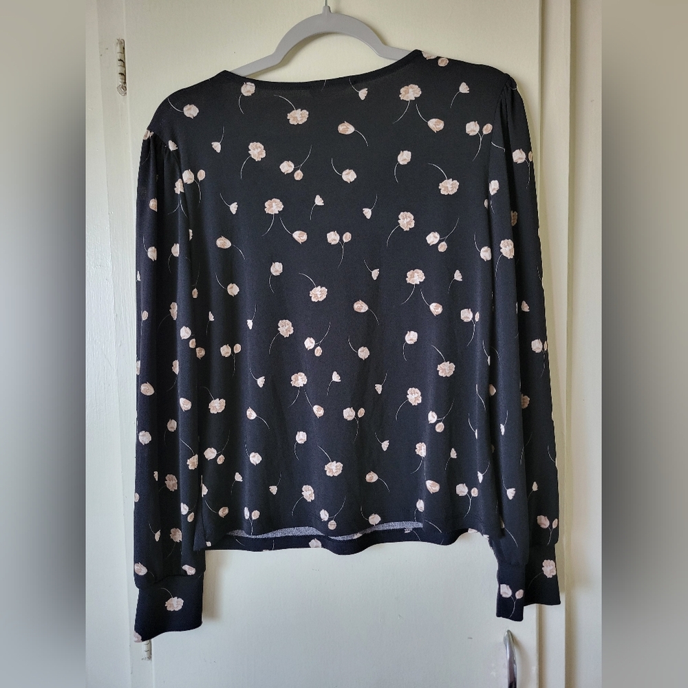 ⚘️V-neck Knit Top - Picture 5 of 11